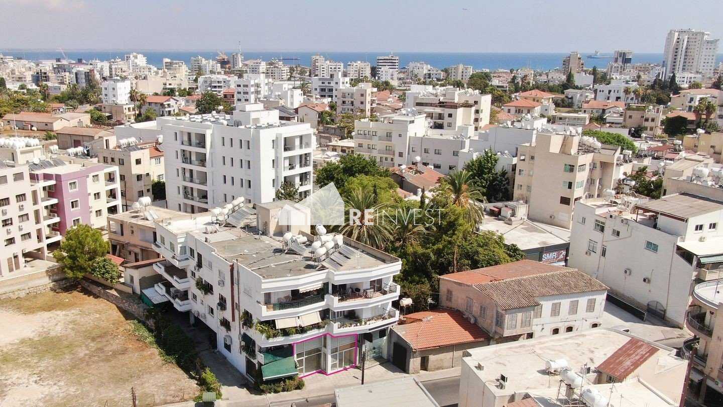 Retail in Larnaca, Larnaka 12326000