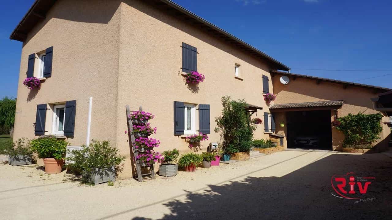 房子 在 Chonas-l'Amballan, Auvergne-Rhone-Alpes 12327181