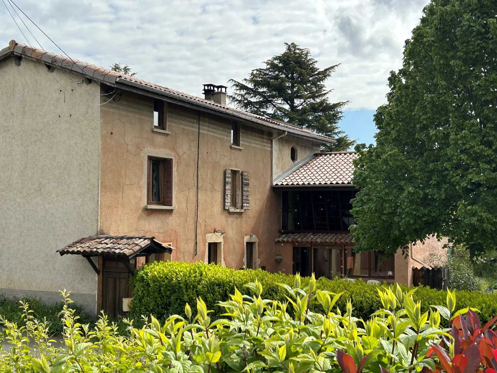 بيت في Chonas-l'Amballan, Auvergne-Rhone-Alpes 12327182