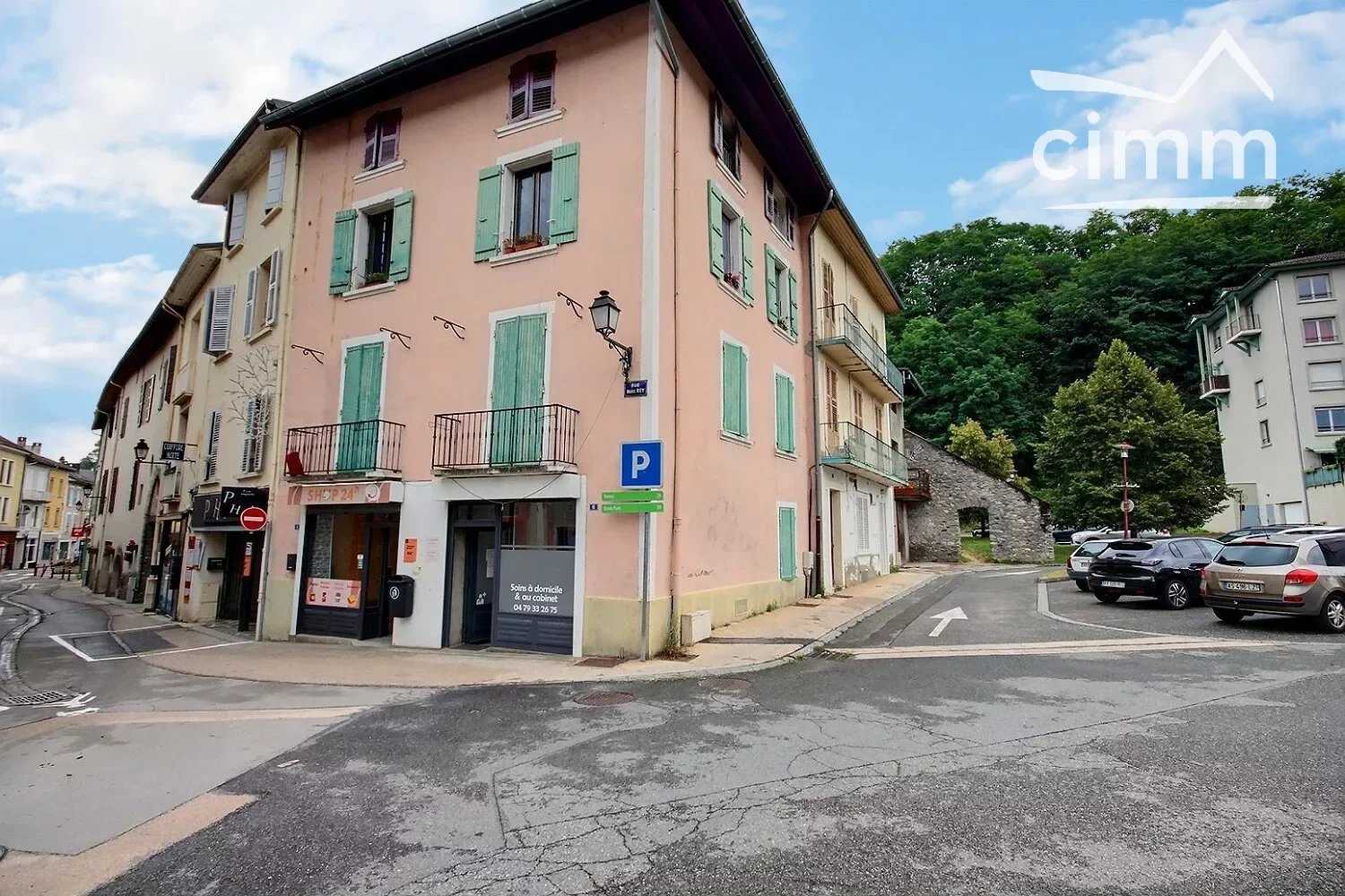Condominium in La Rochette, Auvergne-Rhone-Alpes 12327283
