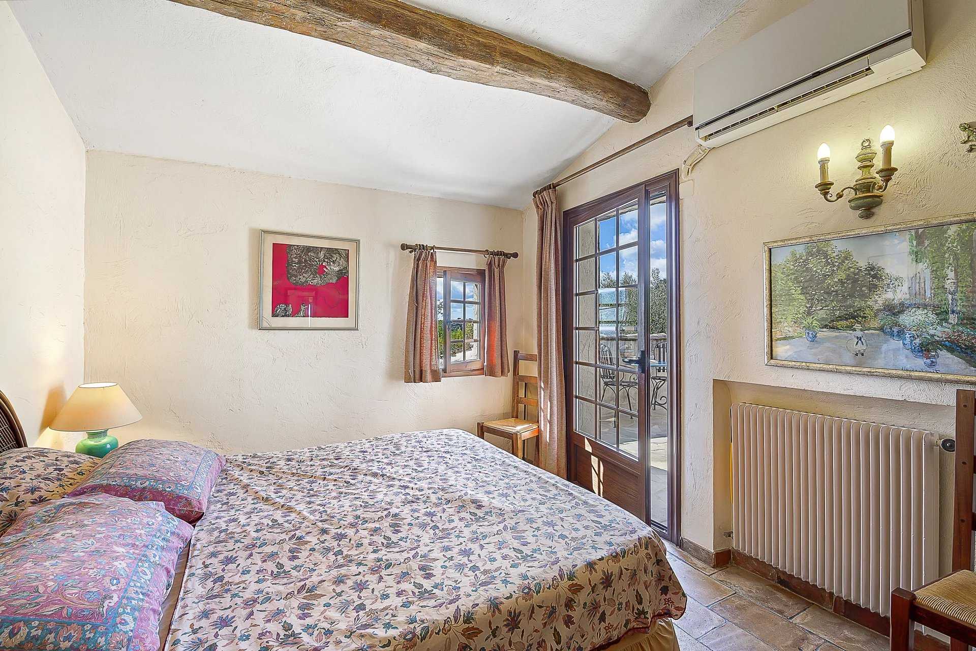 房子 在 Vence, Provence-Alpes-Côte d'Azur 12328720