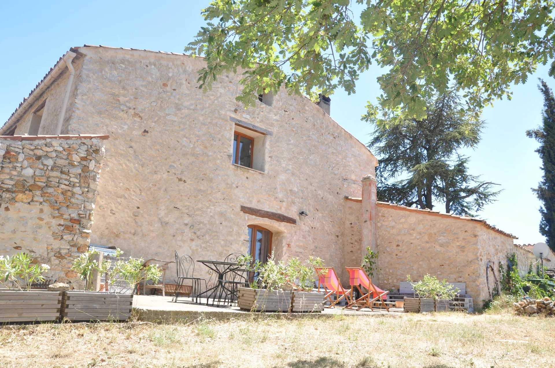 房子 在 Quinson, Provence-Alpes-Côte d'Azur 12328730