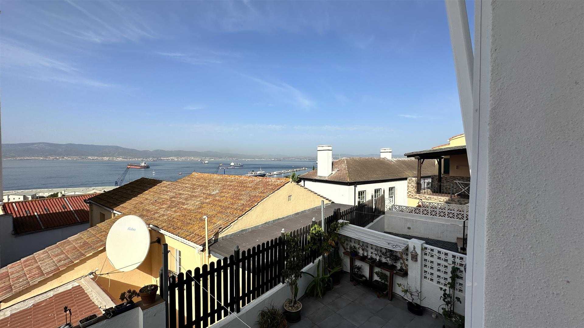 मकान में Gibraltar,  12328996
