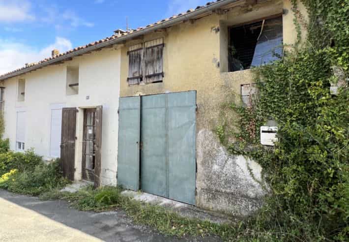 मकान में Vervant, Nouvelle-Aquitaine 12329350
