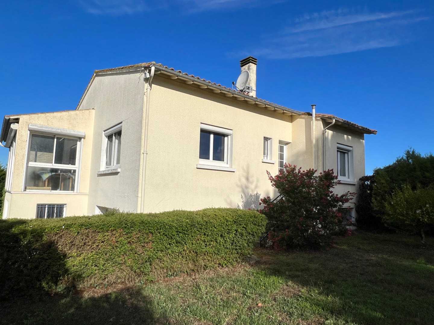 House in Loulay, Nouvelle-Aquitaine 12329359