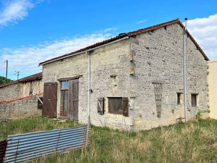 Rumah di Verteuil-sur-Charente, Nouvelle-Aquitaine 12329372