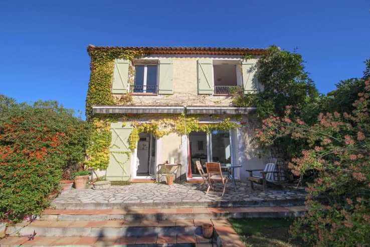 Talo sisään Montauroux, Provence-Alpes-Cote d'Azur 12329750