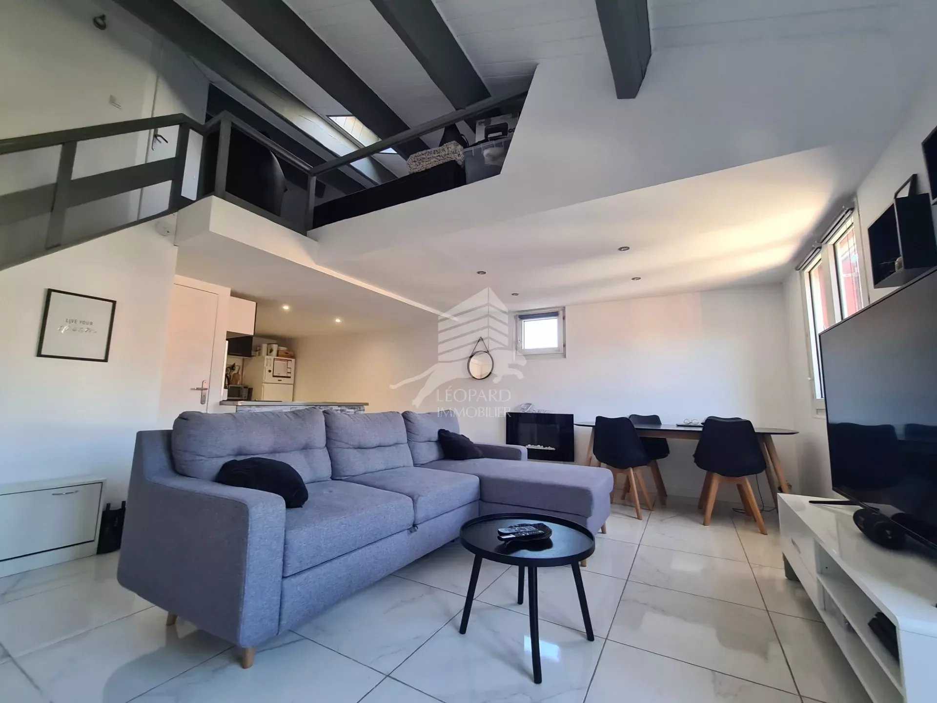 Condominium in Saint-Raphael, Provence-Alpes-Cote d'Azur 12329915