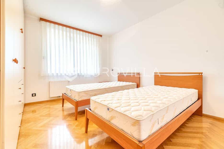 casa no Zagreb,  12330455