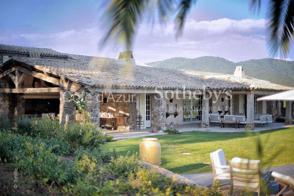 casa no Tanneron, Provence-Alpes-Cote d'Azur 12330590