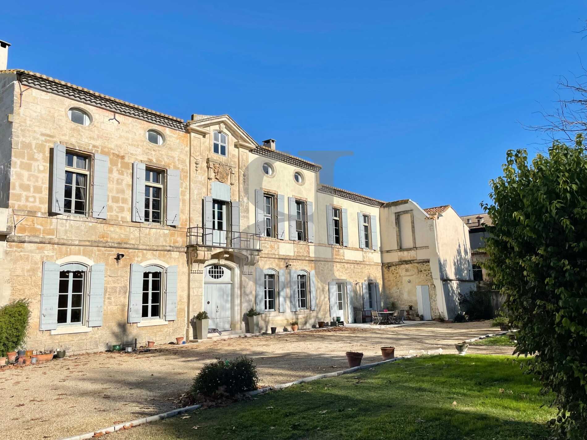 Huis in Arles, Provence-Alpes-Cote d'Azur 12331551