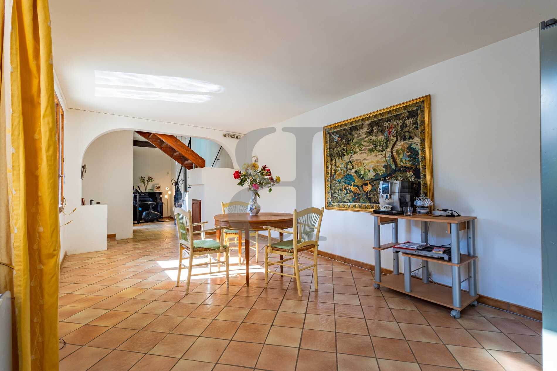 Rumah di Saint-Didier, Provence-Alpes-Côte d'Azur 12331574