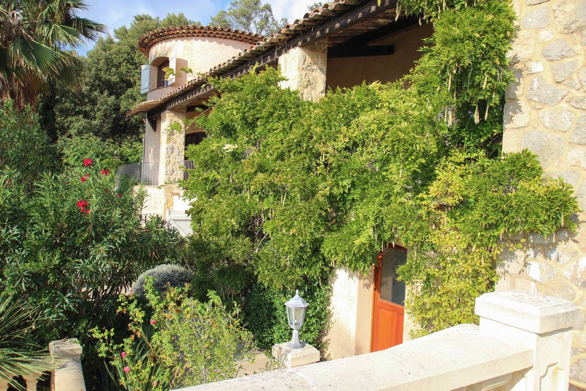 жилой дом в Montauroux, Provence-Alpes-Côte d'Azur 12331603