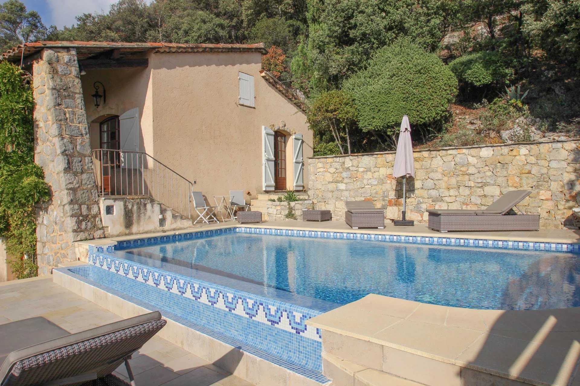 casa en Montauroux, Provence-Alpes-Côte d'Azur 12331603