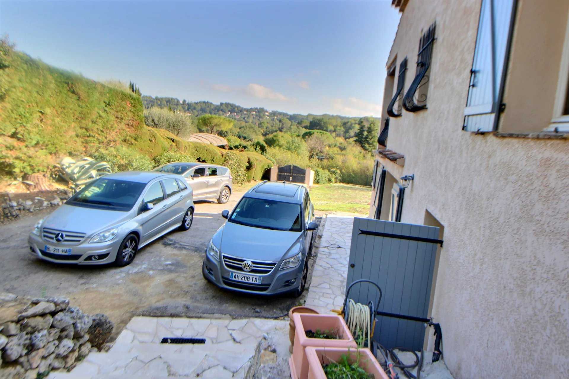 Rumah di Châteauneuf-Grasse, Provence-Alpes-Côte d'Azur 12331604