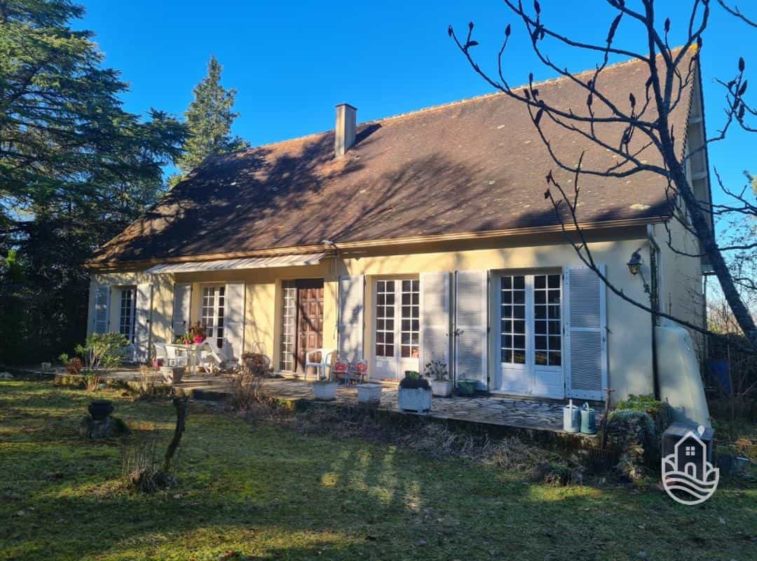 House in Plazac, Nouvelle-Aquitaine 12331611