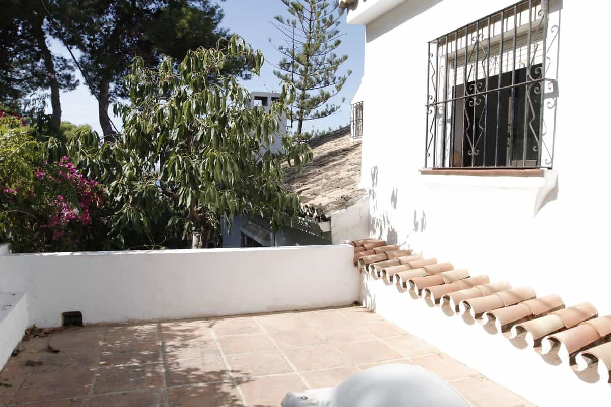 rumah dalam Estepona, Andalusia 12332091