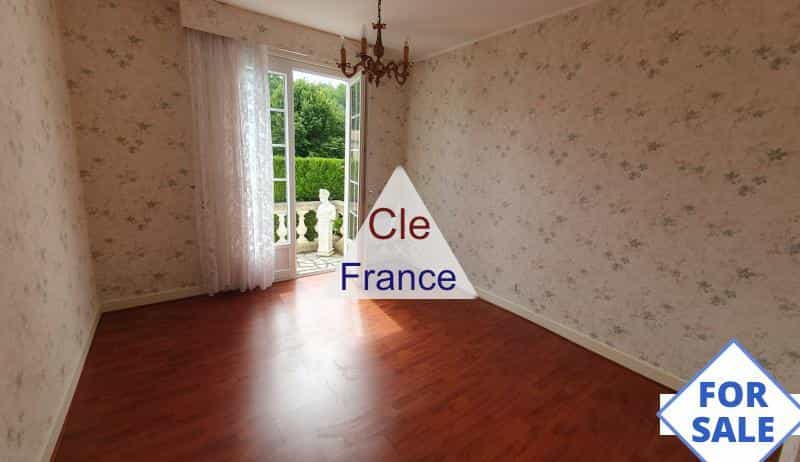 Rumah di Fléac, Nouvelle-Aquitaine 12332516