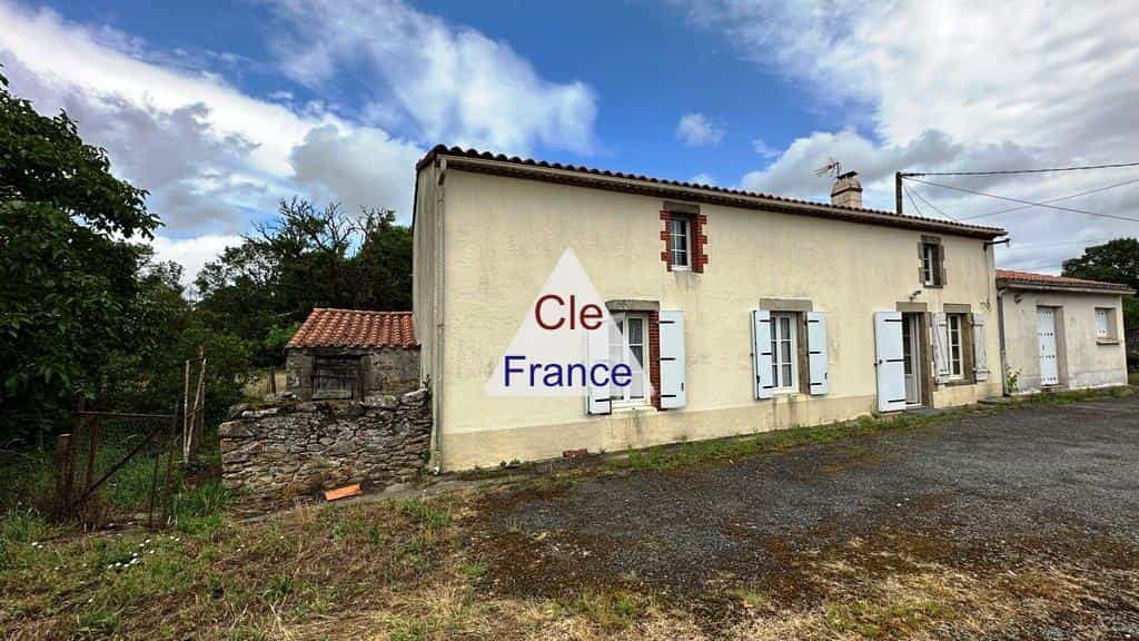 House in La Bruffiere, Pays de la Loire 12332550