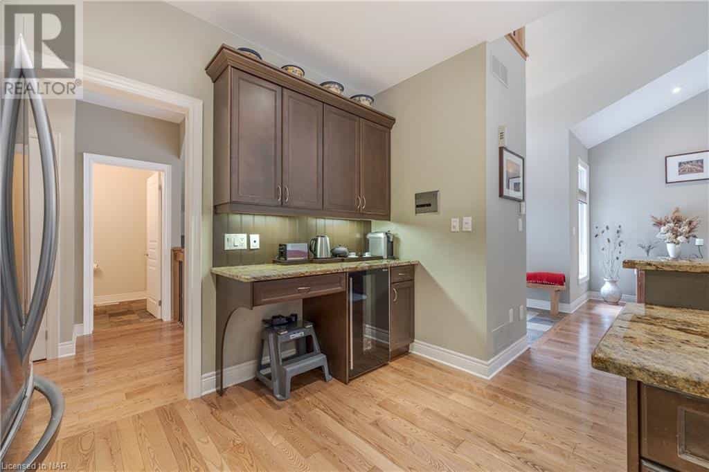 House in St. Catharines, Ontario 12334460