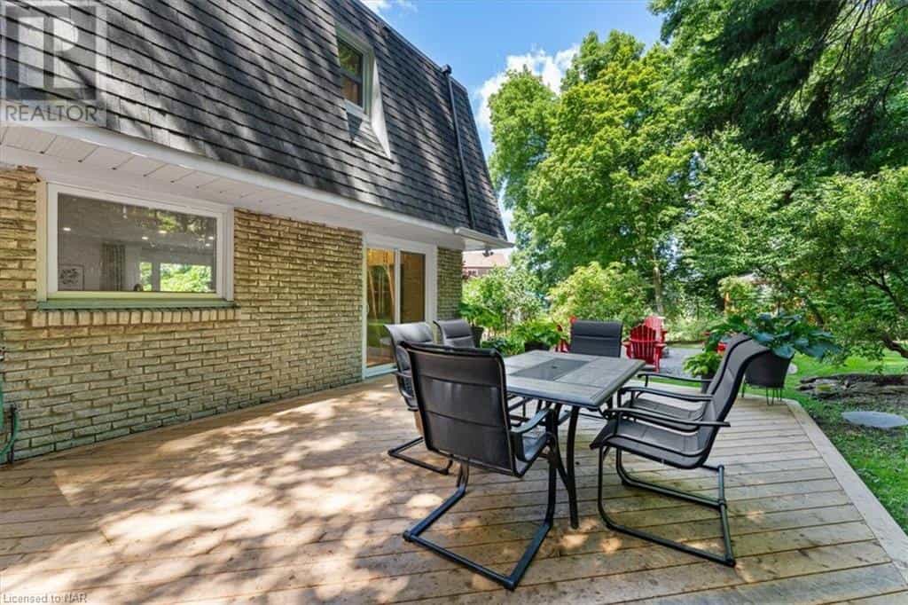 House in St. Catharines, Ontario 12334488