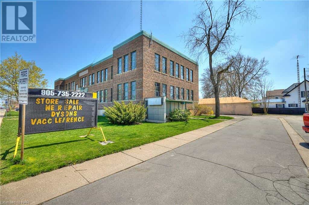 Kontor i Welland, Ontario 12334505