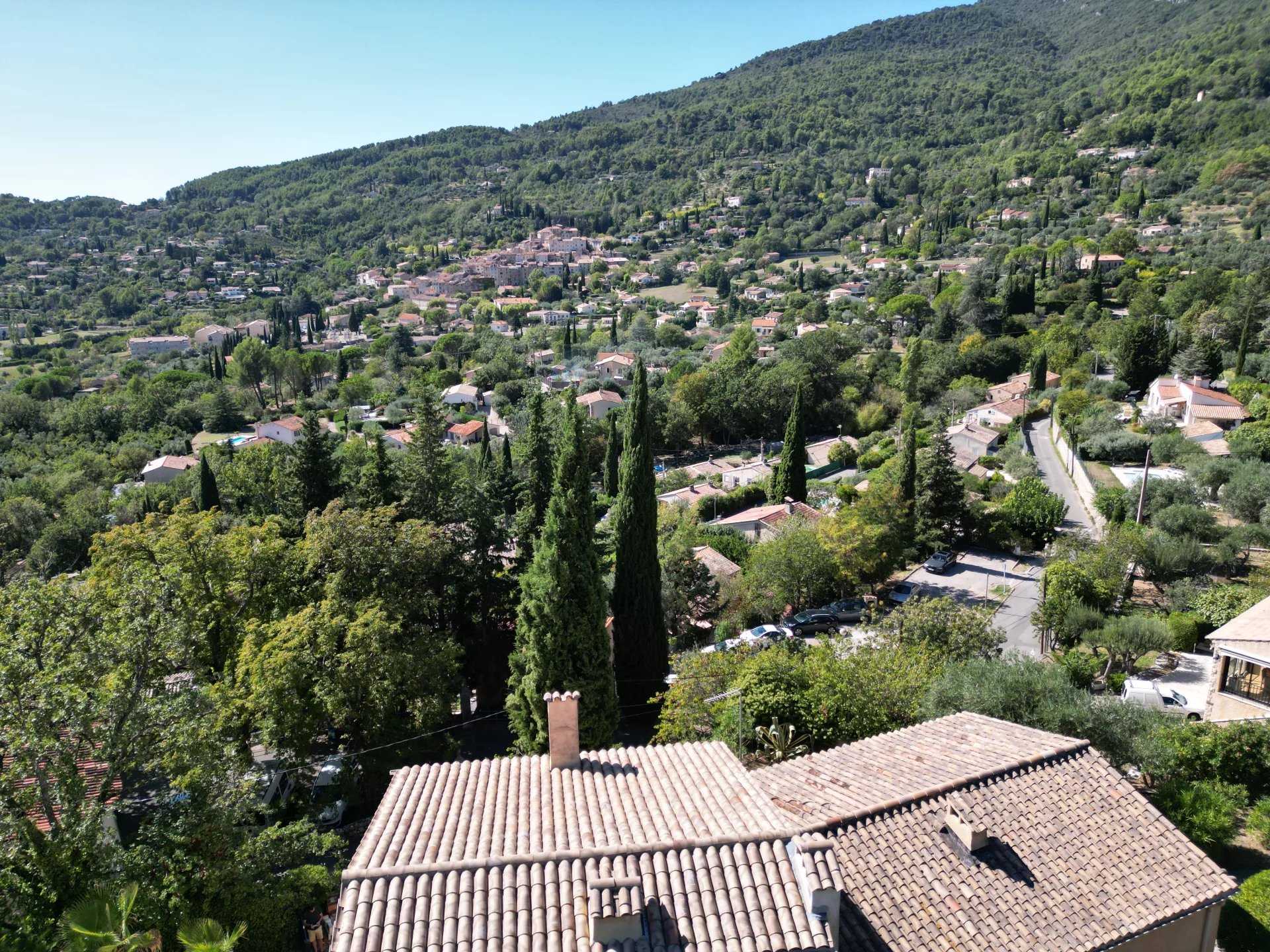 Hus i Seillans, Provence-Alpes-Cote d'Azur 12336495
