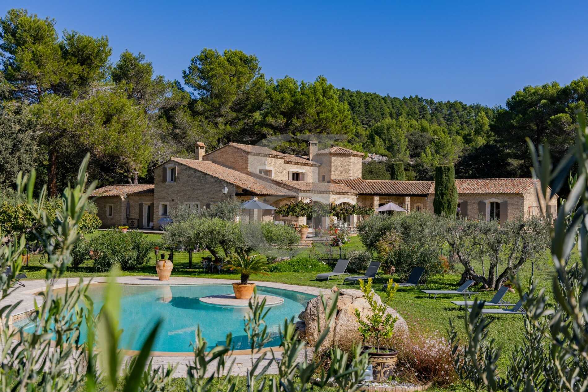 房子 在 Les Baux-de-Provence, Provence-Alpes-Cote d'Azur 12336510