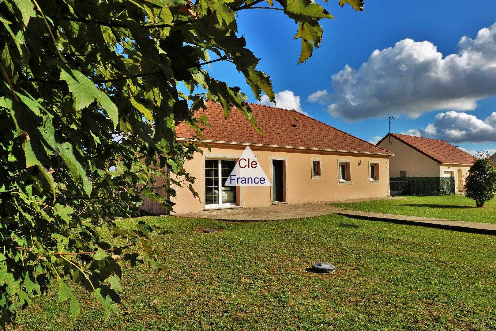 Talo sisään Saint-Hilaire-sur-Puiseaux, Centre-Val de Loire 12337204
