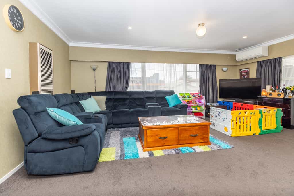 Condominium in Hamilton, Waikato 12337315