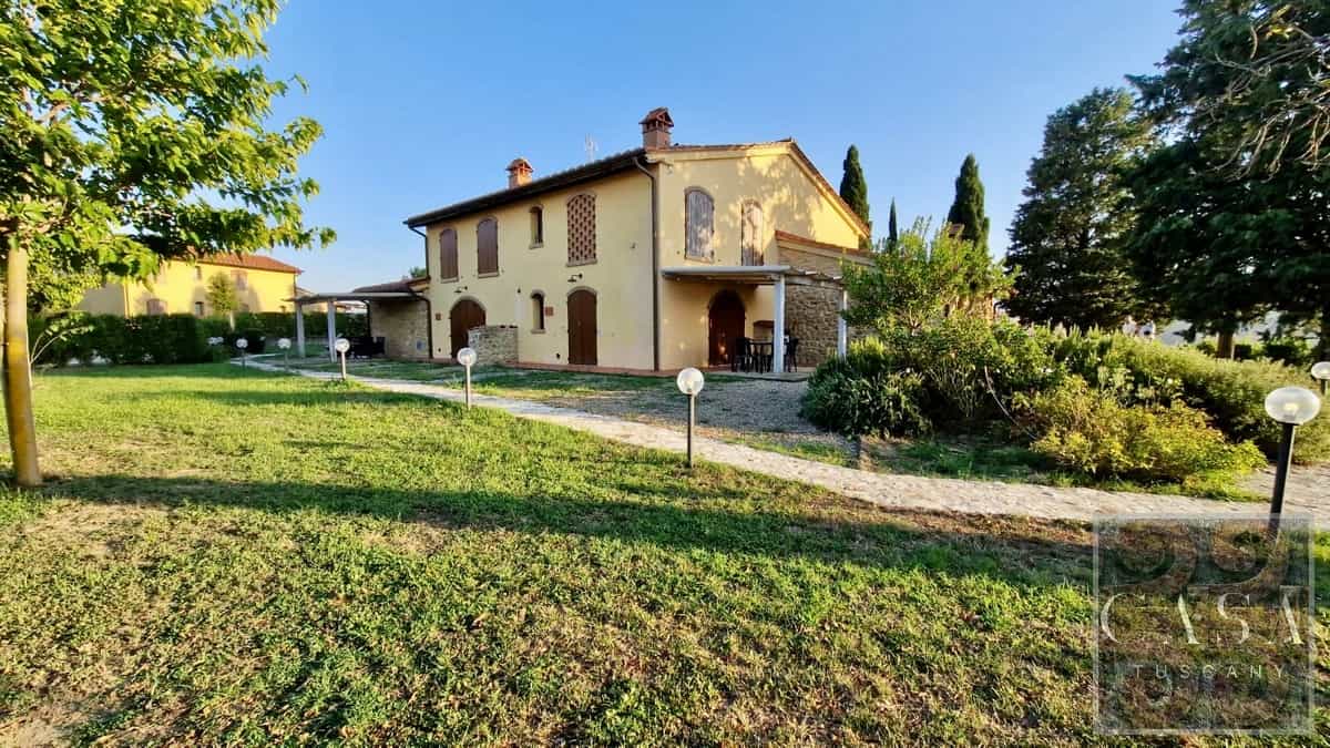 Eigentumswohnung im Lajatico, Tuscany 12338229