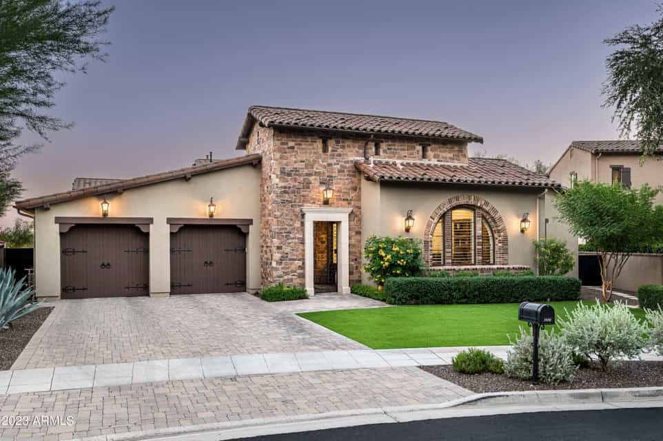 Huis in Scottsdale, 19450 North 101st Place 12338403