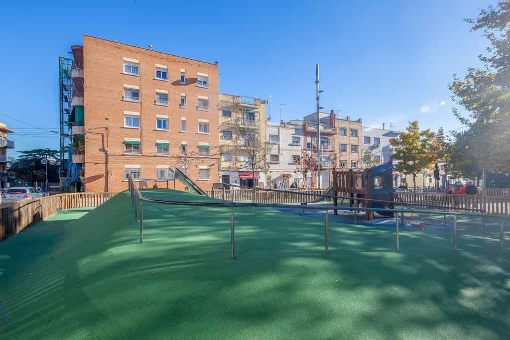 Condominium dans Sabadell, Catalogne 12338601