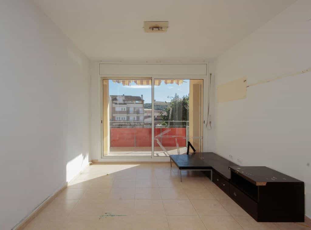 Condominium in Villafranca del Panades, Catalonië 12338617