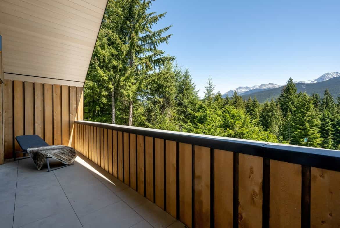 House in Whistler, British Columbia 12339701
