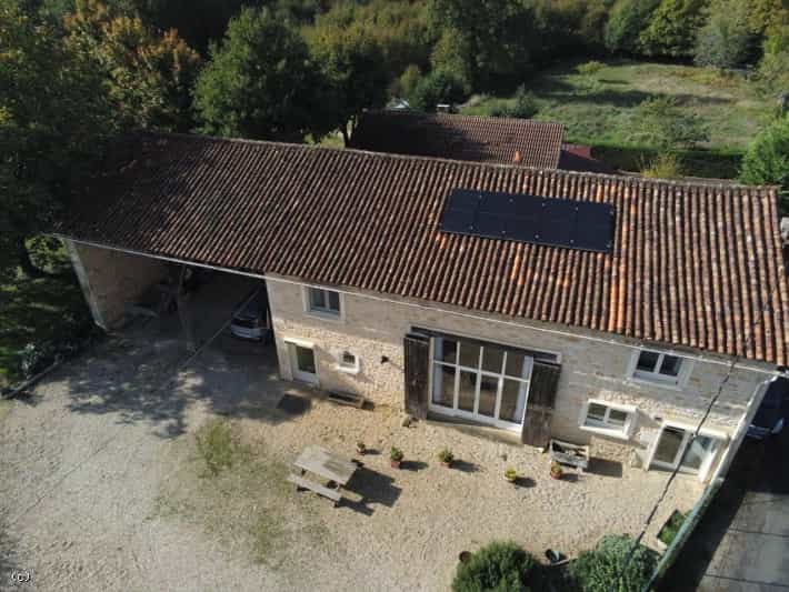 σπίτι σε Saint-Pierre-d'Exideuil, Nouvelle-Aquitaine 12340245