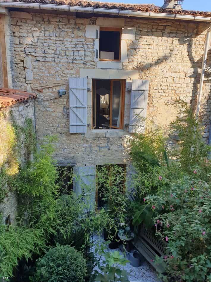 Dom w Verteuil-sur-Charente, Nowa Akwitania 12340247