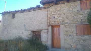 Annen i Nogueruelas, Aragon 12340526