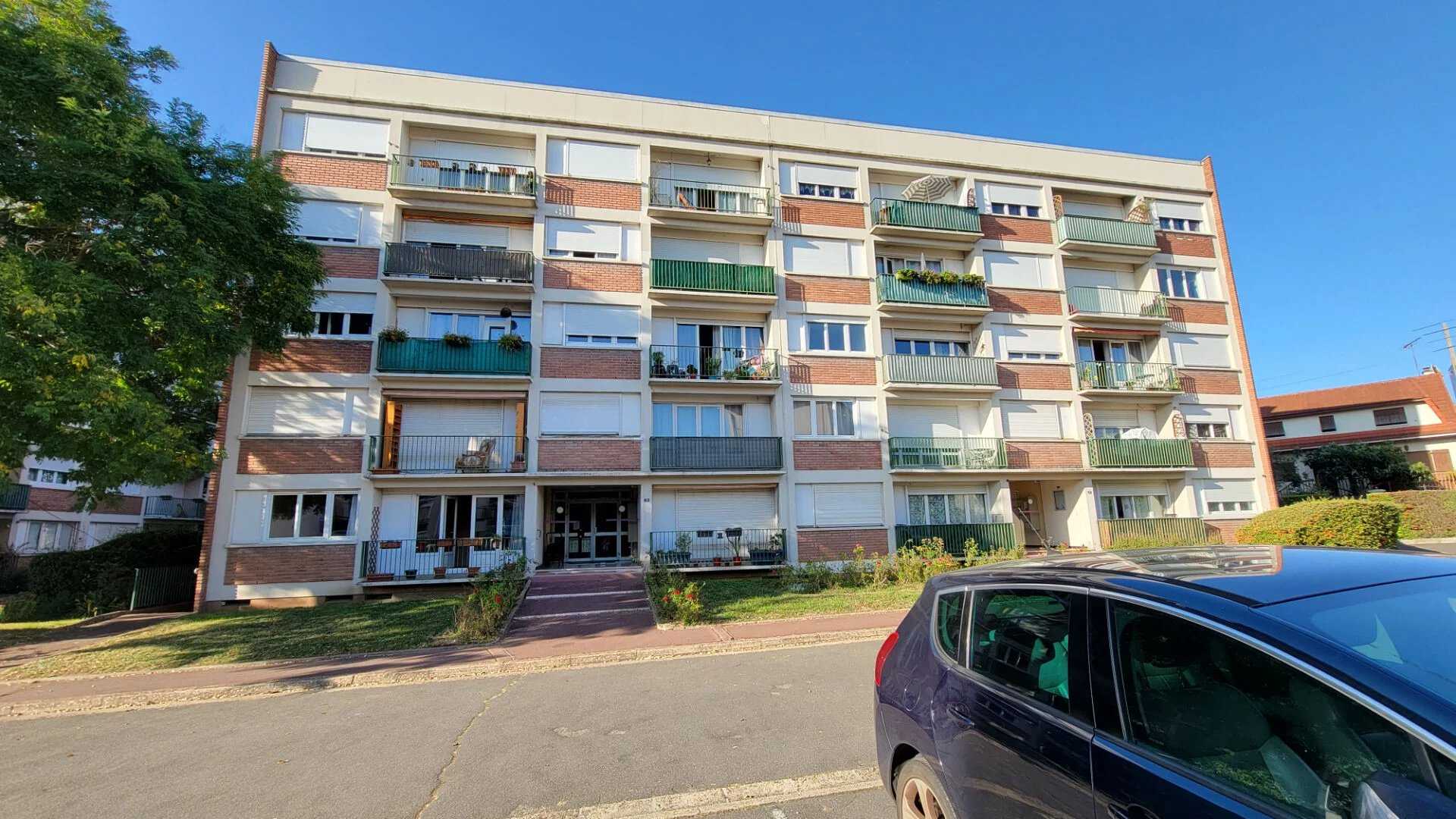 Condominium in Livry-Gargan, Ile-de-France 12341024