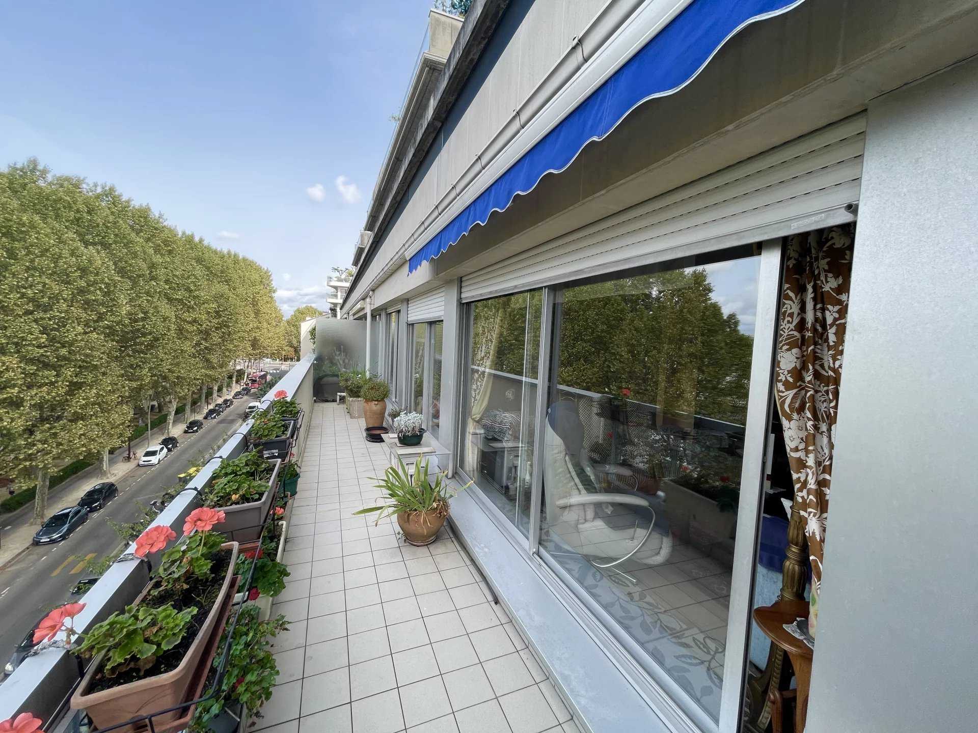 Eigentumswohnung im Neuilly-sur-Seine, Hauts-de-Seine 12342445