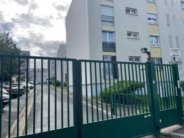 Condominium in Épinay-sur-Seine, Seine-Saint-Denis 12342451