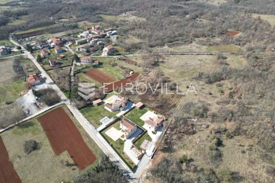 Tanah di Tinjan, Istarska Zupanija 12343389