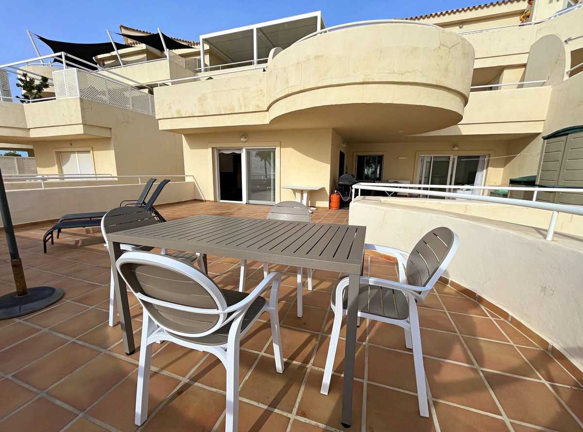 Condominium in Estepona, Andalusia 12344540