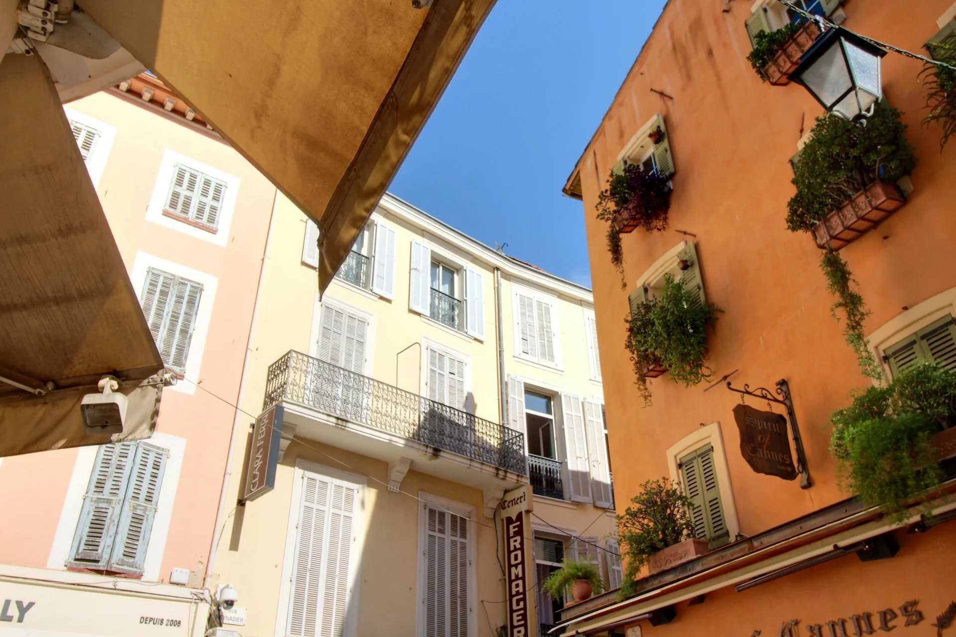 Condominium in Cannes, Provence-Alpes-Cote d'Azur 12344685