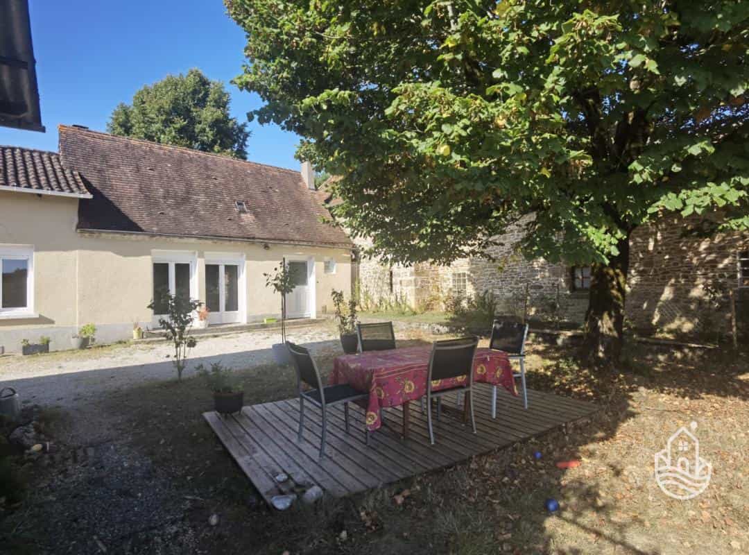 House in Thiviers, Nouvelle-Aquitaine 12344710