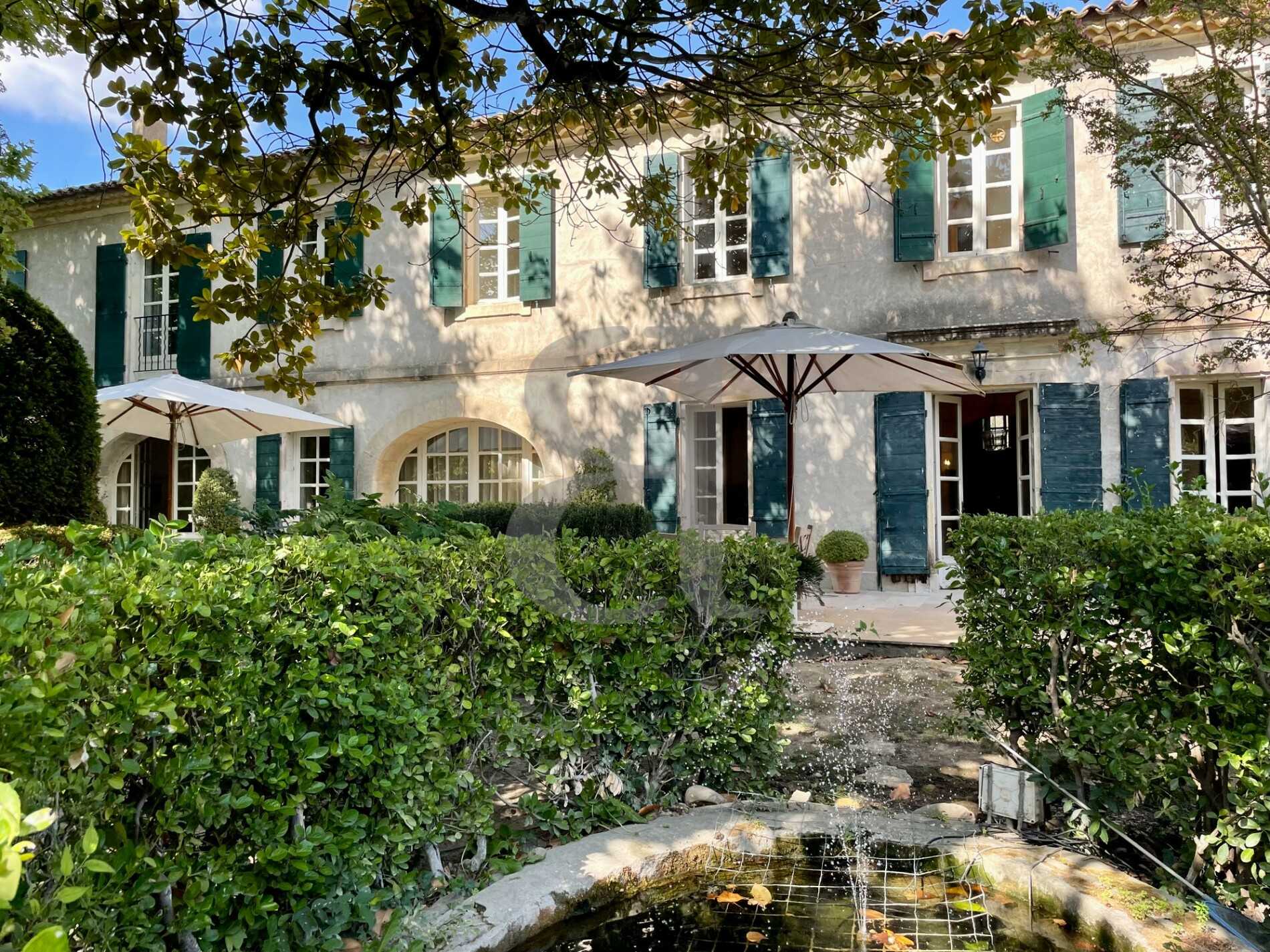 房子 在 Saint-Remy-de-Provence, Provence-Alpes-Cote d'Azur 12344823