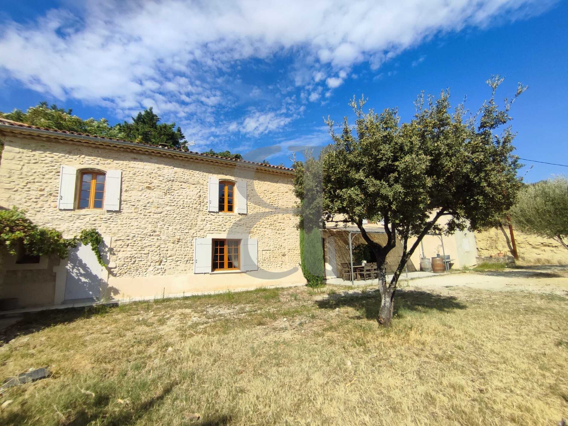 Casa nel Vaison-la-Romaine, Provence-Alpes-Côte d'Azur 12344828