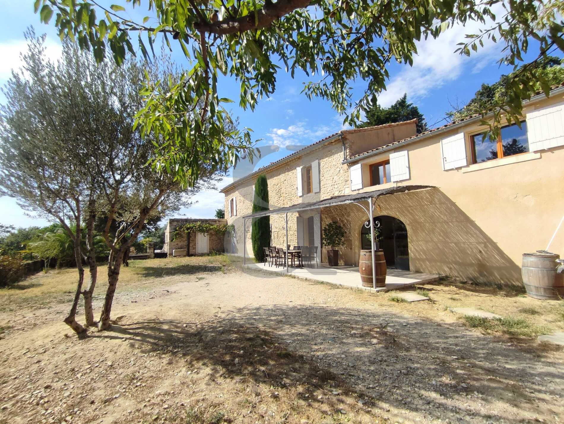 房子 在 Vaison-la-Romaine, Provence-Alpes-Cote d'Azur 12344828