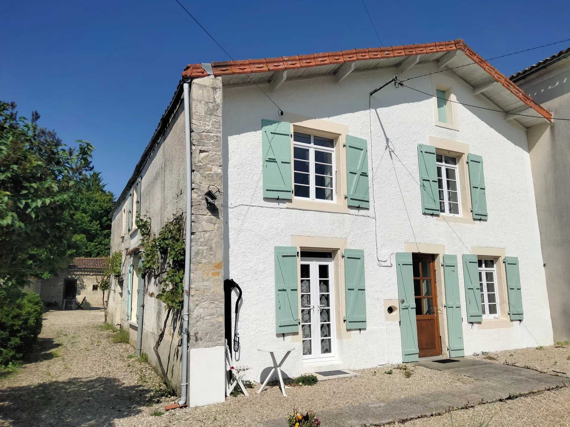 Haus im Aigre, Nouvelle-Aquitaine 12344836