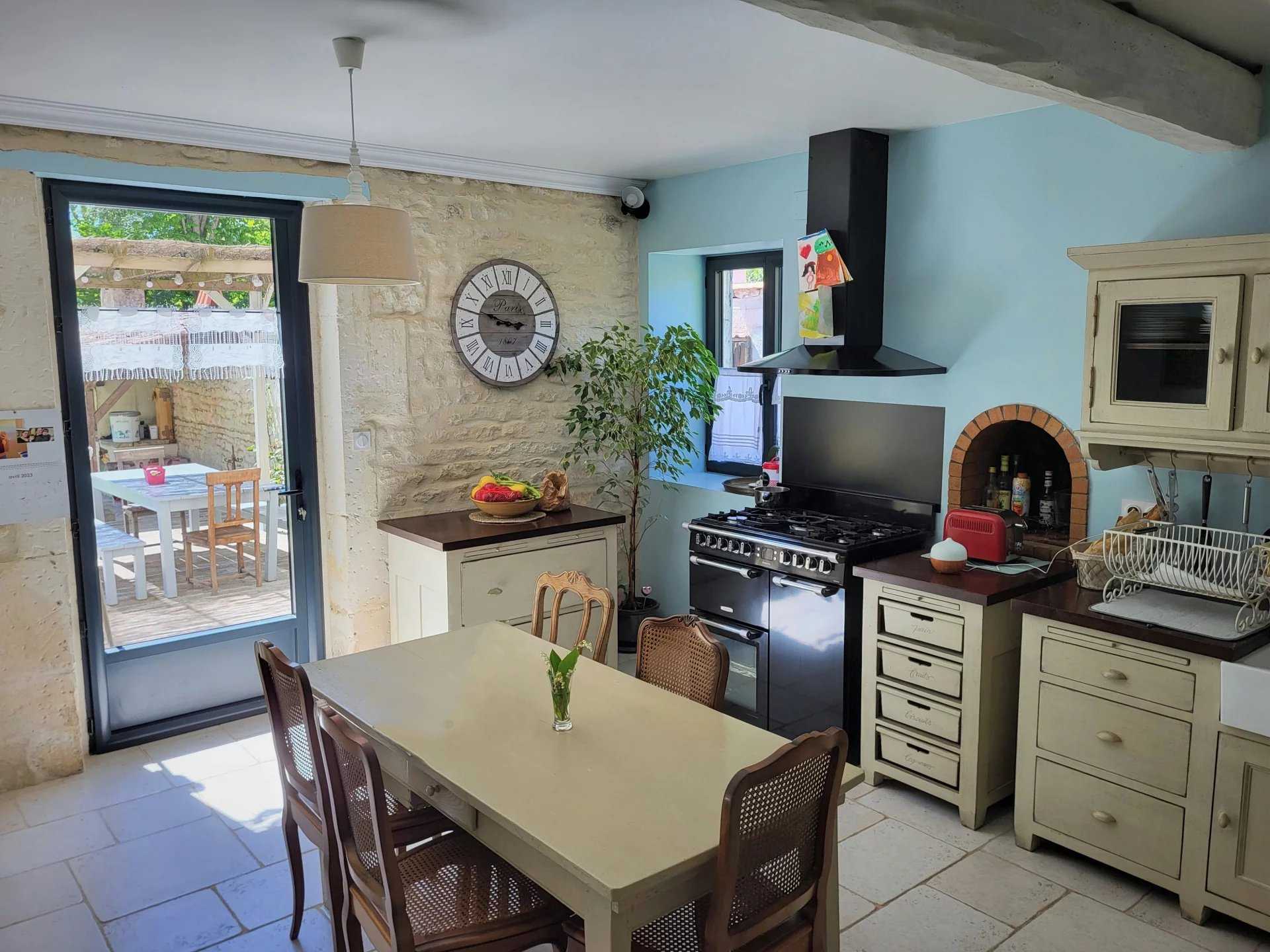 House in Jarnac, Nouvelle-Aquitaine 12344837